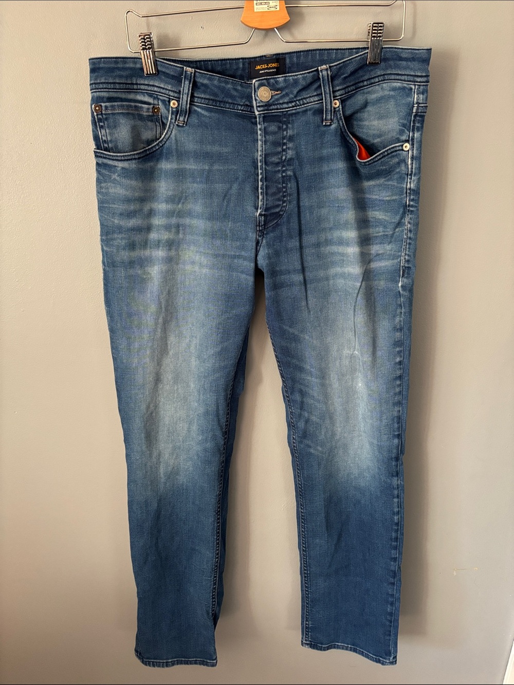 Jack & Jones Slim Straight Jeans in Medium Blue Wash